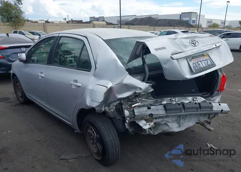 2010 Toyota Yaris z USA, uszkodzony, nr VIN JTDBT4K3XA1360824